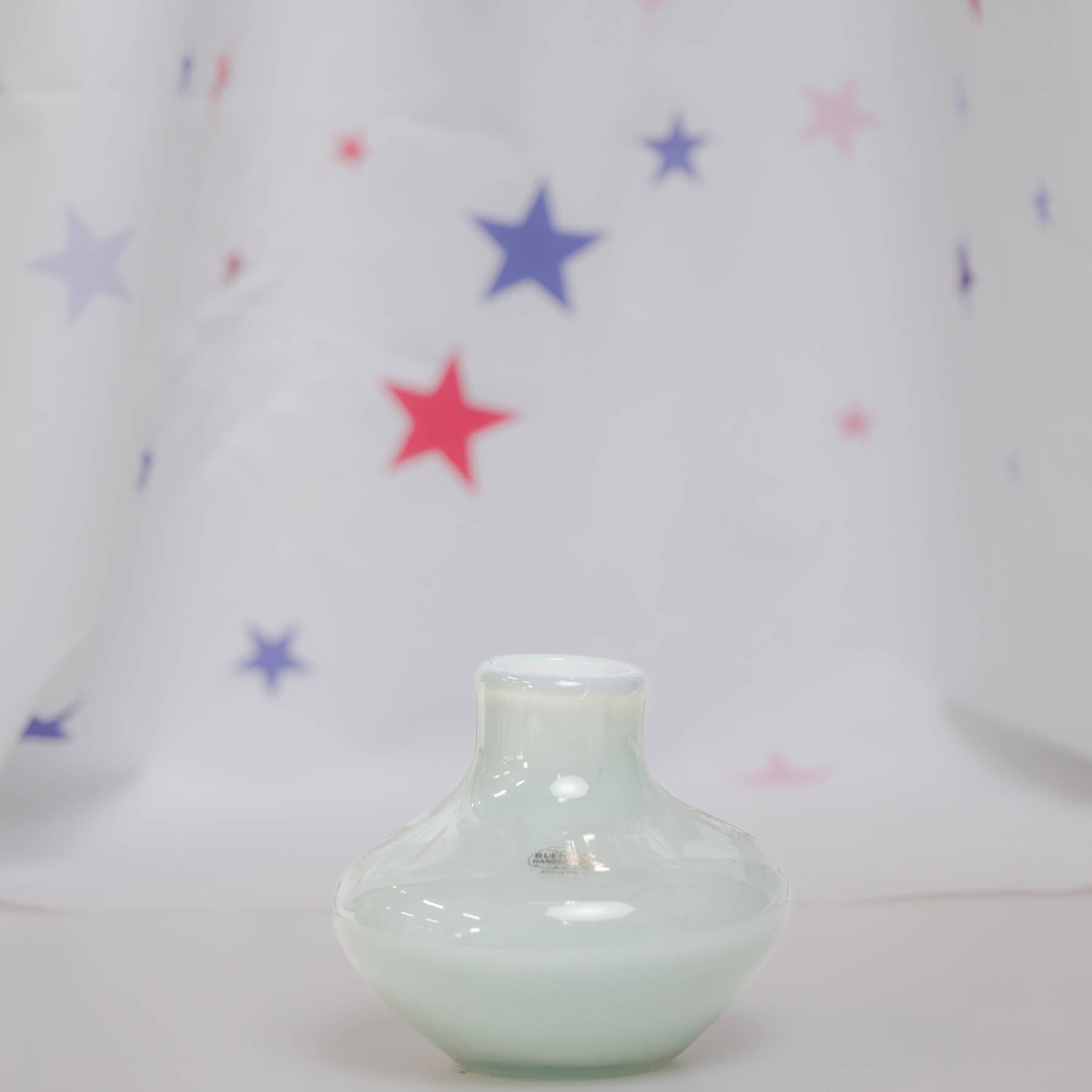 2610 Bombshell Vase - Experimental White