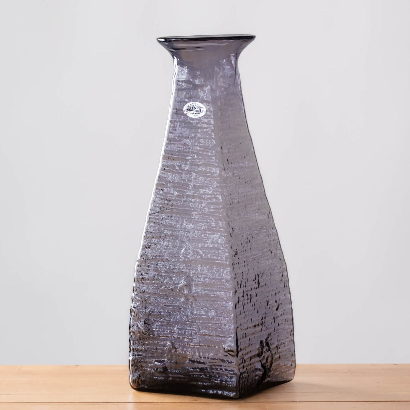 2134 Strata Vase - Heliotrope