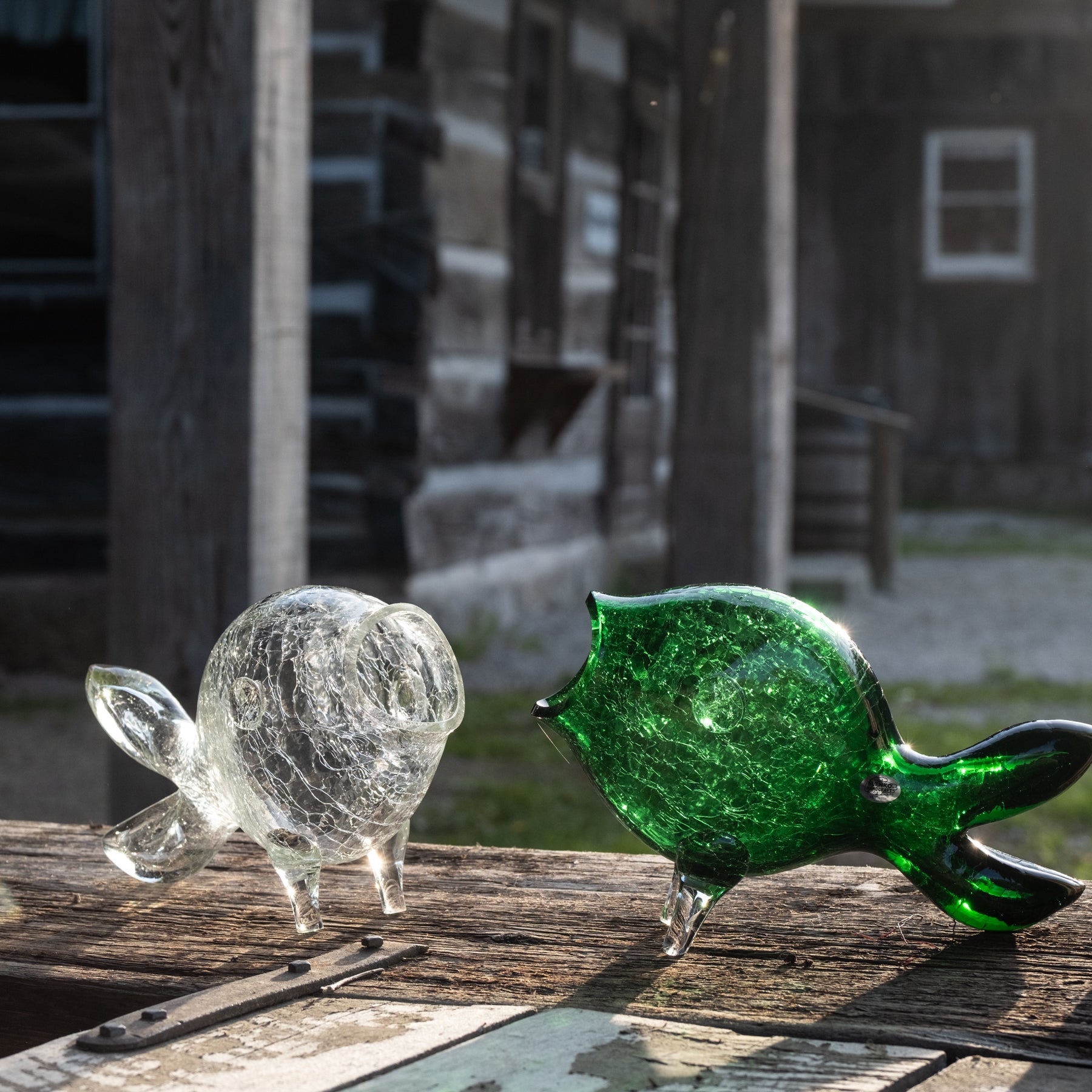 5433C Crackled Fish - Crystal