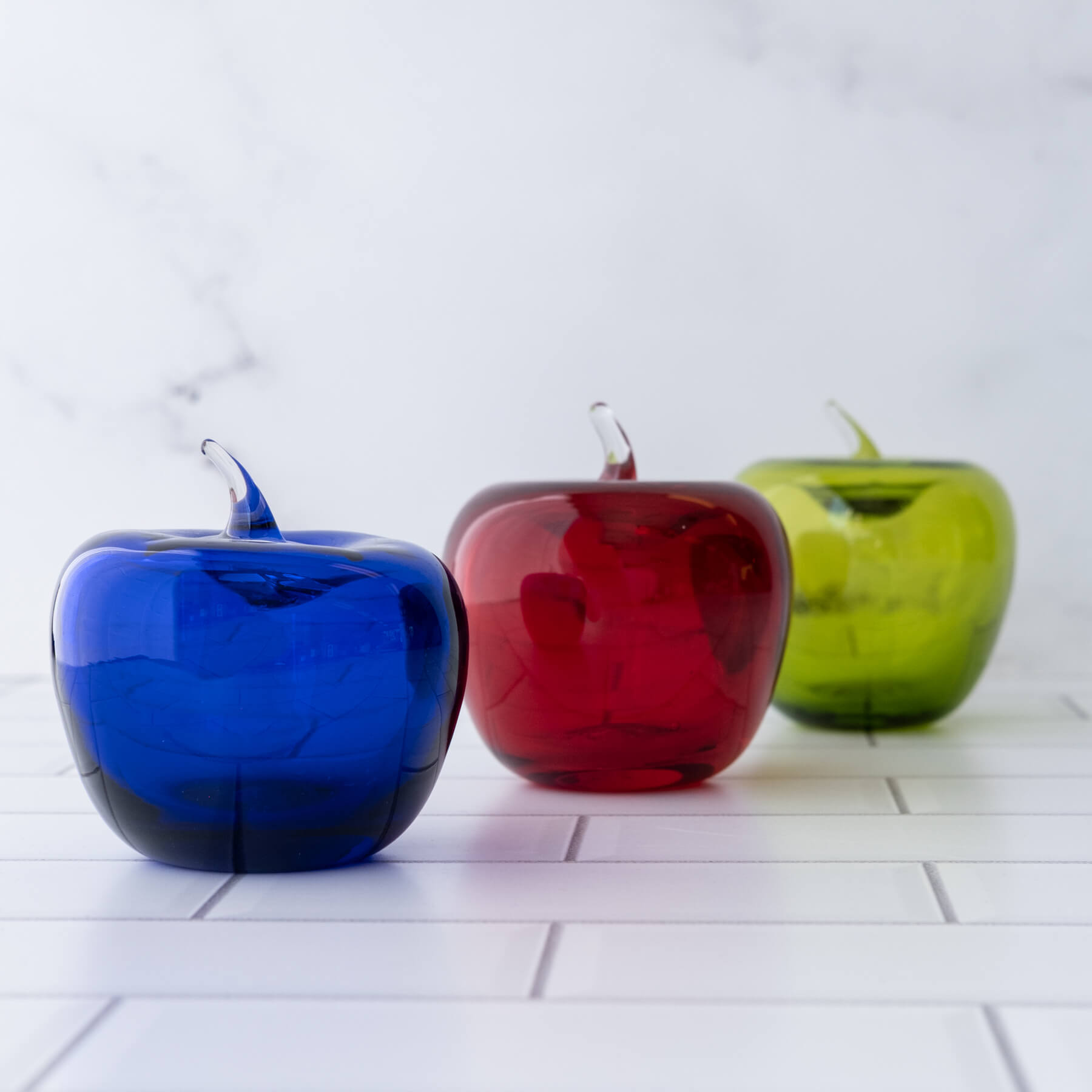 882 Apple - Cobalt