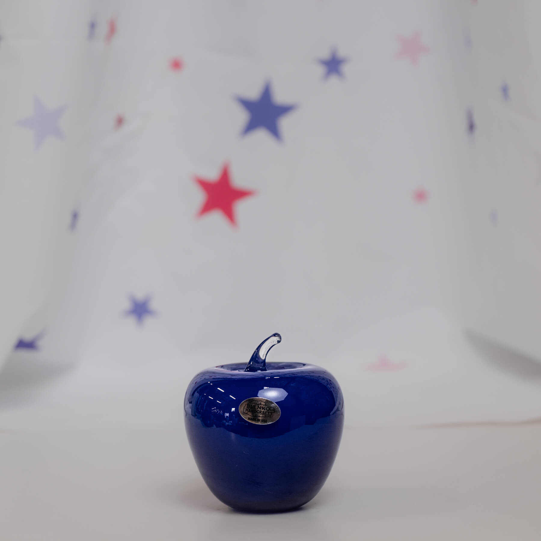882 Apple - Cobalt with Experimental White